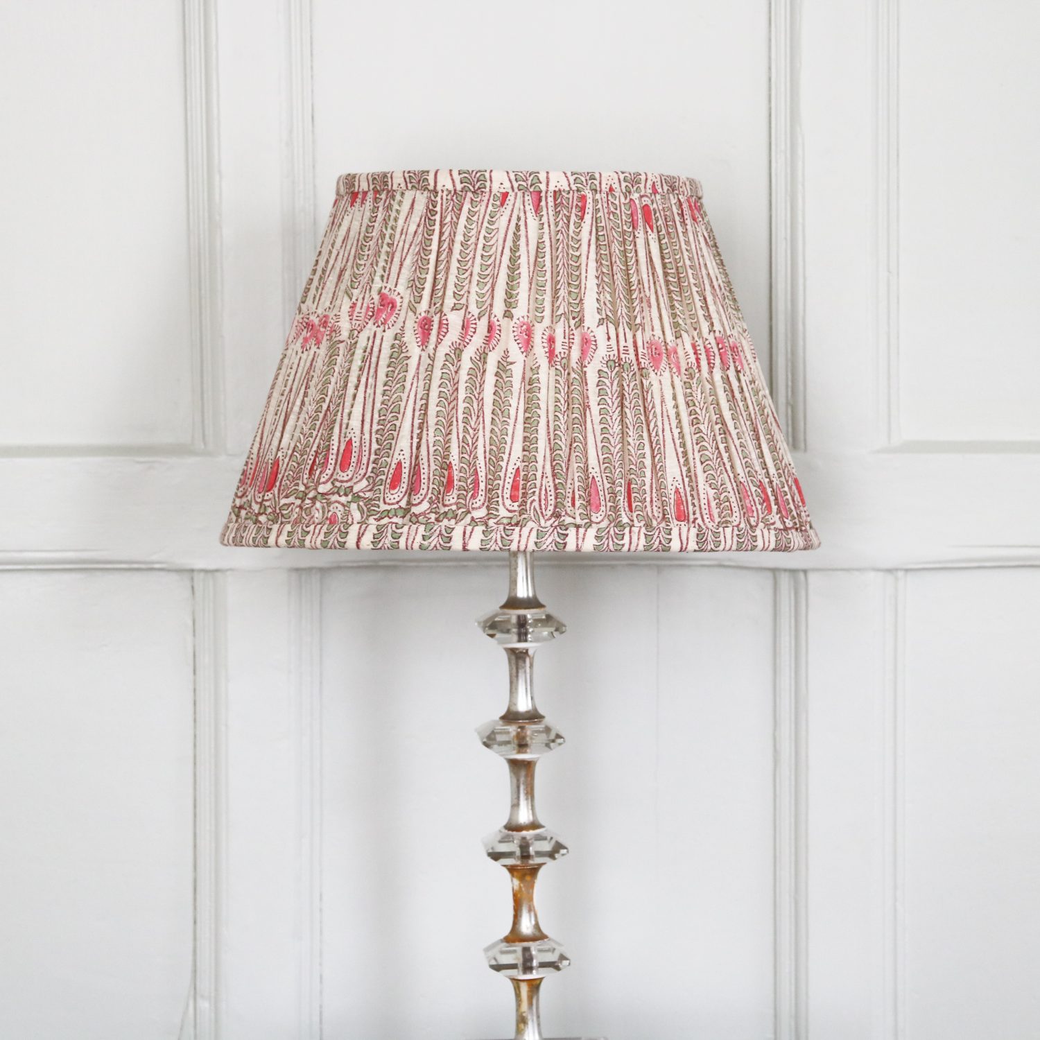 shenouk, lampshades, block print, Indian block print, luxury lampshades, premium lampshades, handmade lampshades, English block print, English country home, English decor, pleated lampshades, linen lampshade, silk lampshade, pink, green
