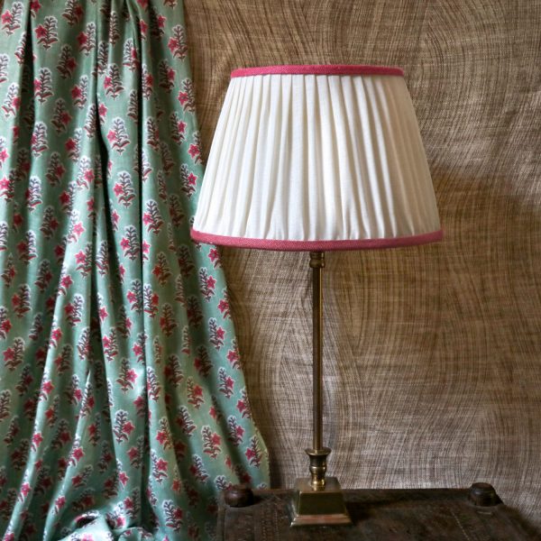 linen lampshades, shenouk, luxury lampshades, English interiors, online shopping lampshades, uk lampshades, pink trim