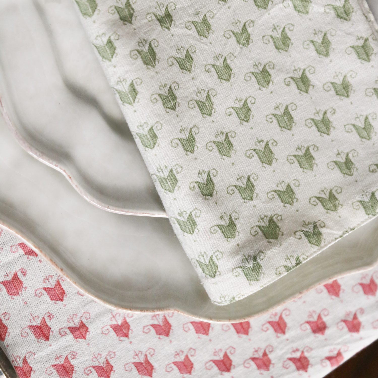 shenouk, luxury table linen, table linen, tablecloths, block print tablecloths, indian block print, English block print, online shopping block print, online block print, pink tablecloths, napkins, block print napkins, green napkins