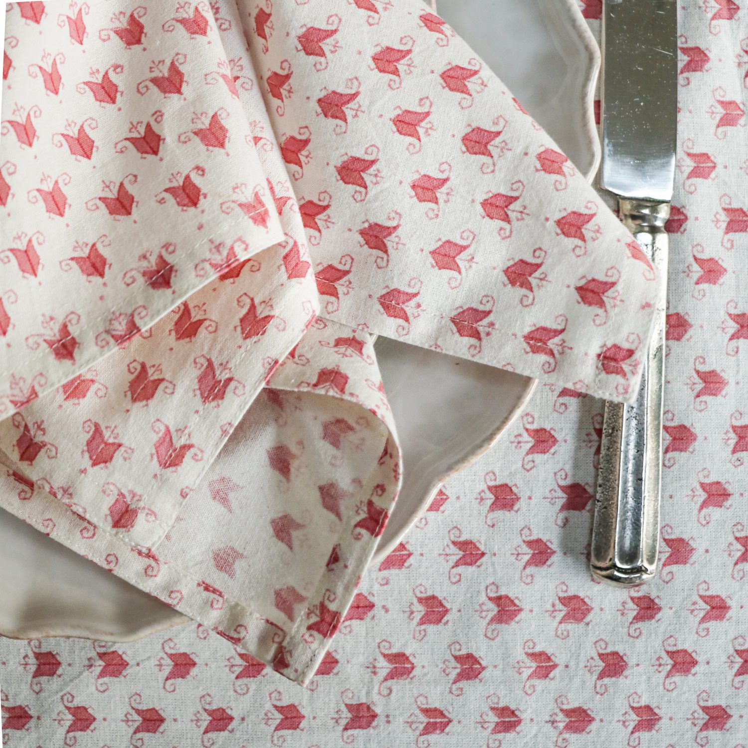 Livia Tablecloth & Napkins in Dusty Rose shenouk, luxury table linen, table linen, tablecloths, block print tablecloths, indian block print, English block print, online shopping block print, online block print, pink tablecloths, napkins, block print napkins, green napkins