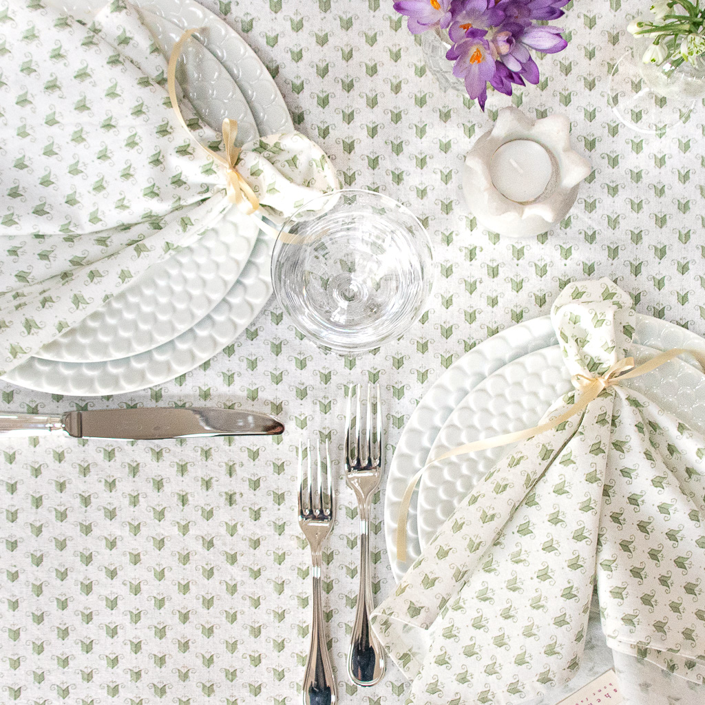 shenouk, luxury table linen, table linen, tablecloths, block print tablecloths, indian block print, English block print, online shopping block print, online block print, floral tablecloths, green tablecloths, handmade table linen, organic cotton tablecloths, block print tablecloths, block print napkins, block print table linen, indian textiles