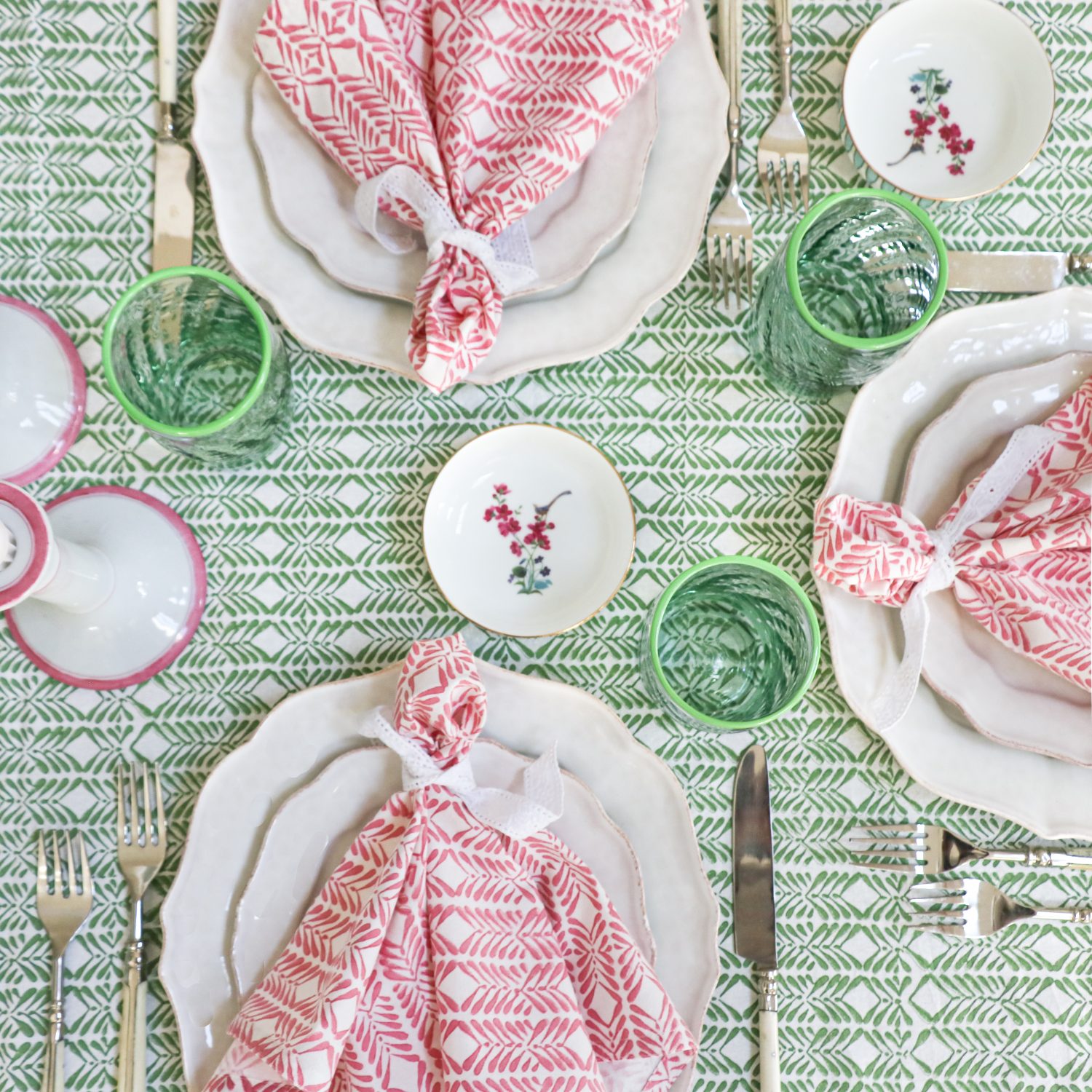 shenouk, luxury table linen, table linen, tablecloths, block print tablecloths, indian block print, English block print, online shopping block print, online block print, blue tablecloths, napkins, block print napkins, blue napkins, English table linen, British table linen, online table linen