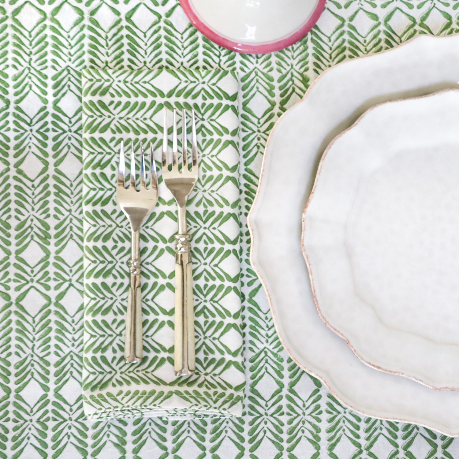 shenouk, luxury table linen, table linen, tablecloths, block print tablecloths, indian block print, English block print, online shopping block print, online block print, blue tablecloths, napkins, block print napkins, blue napkins, English table linen, British table linen, online table linen