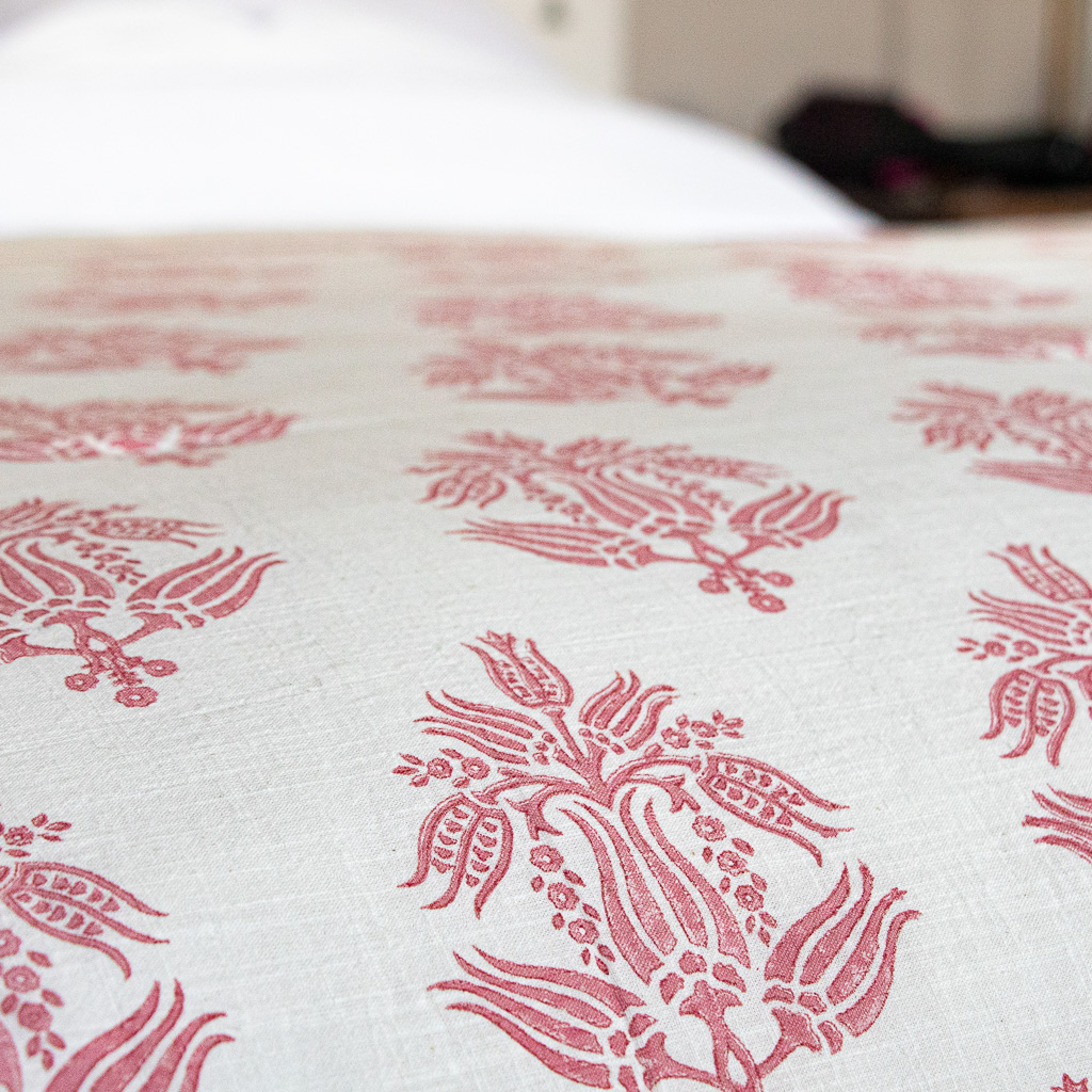 shenouk, luxury quilts, luxury bedcovers, quilts, bedcovers, coverlets, throws, wall hangings, indian block print, block print coverlets, block print bedcovers, block print quilts, online quilts, online shopping quilts, uk quilts, beautiful bedding