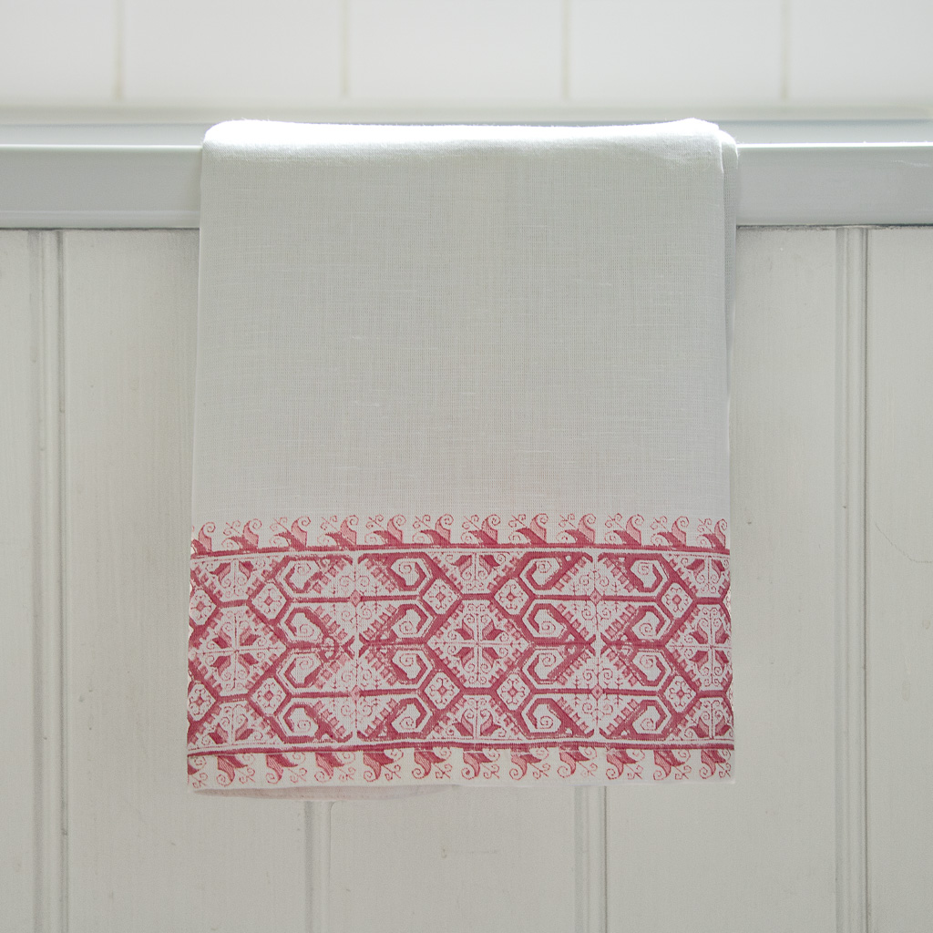 Livia Border in Berry-2