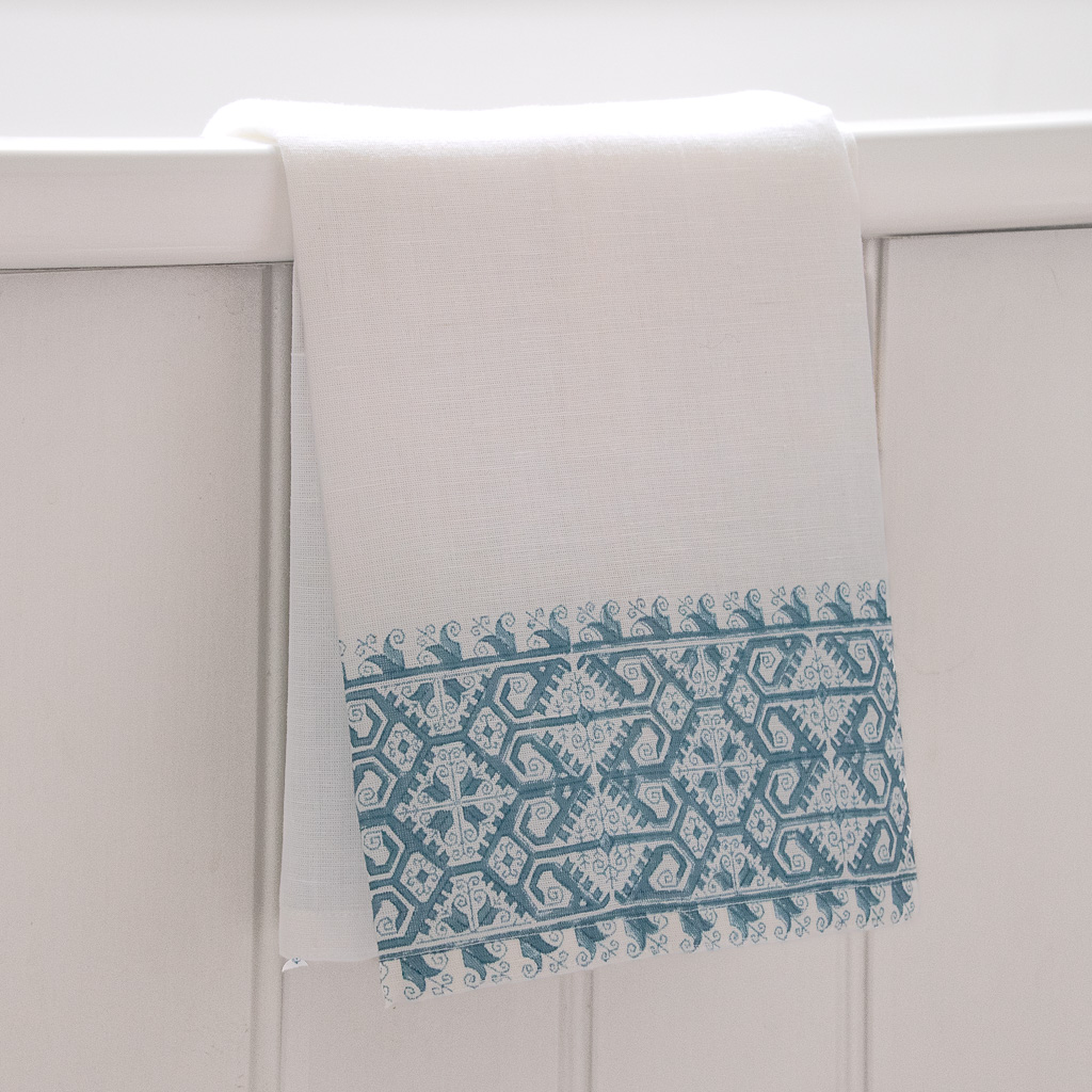 Livia Border in Swedish Blue