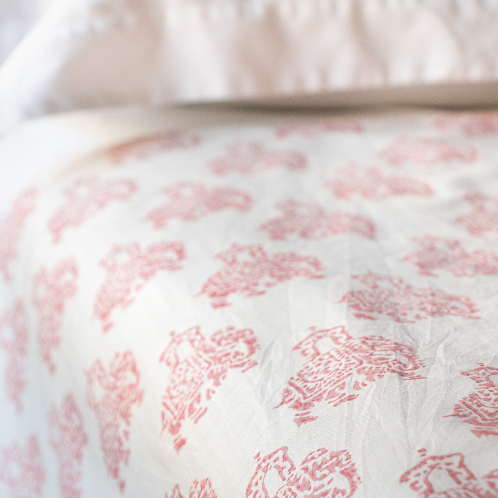 Dohars, sheets, bed sheets, sheeting, indian bedding, shenouk, luxury sheets, luxury bedding, block print sheets, block print bedding, online dohars, online shopping dohars, dohars uk, shopping dohars, indian sheets, soft sheets, softest sheets, English block print, bedroom sheets, luxury home fabrics, English home fabrics, English fabrics, block print fabrics