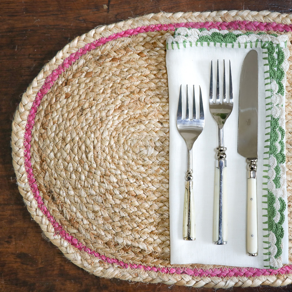 Sinnia Jute Placemat, Indian artisans, shenouk, Jute tablemats, Jute placemats, tableware, Indian jute Sinnia Jute Placemat, Indian artisans, shenouk, Jute tablemats, Jute placemats, tableware, Indian jute