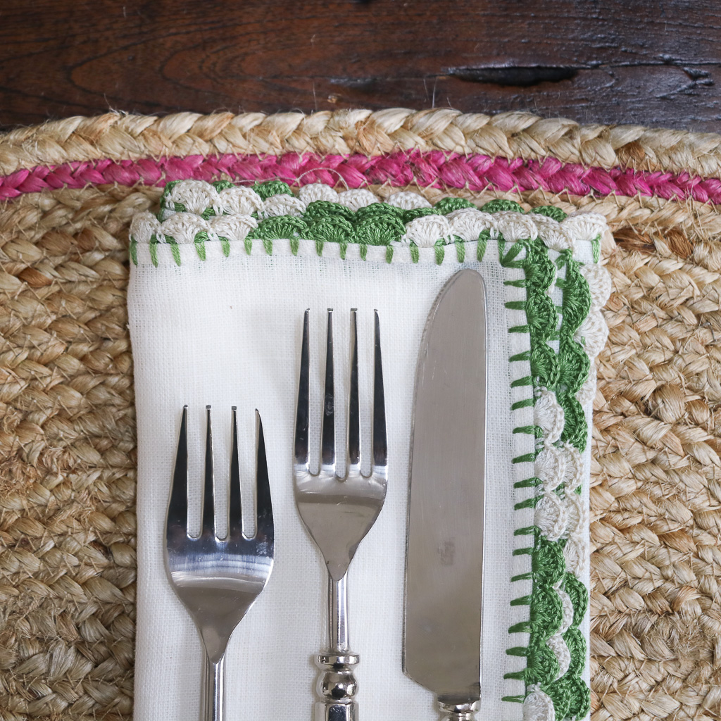 Sinnia Jute Placemat, Indian artisans, shenouk, Jute tablemats, Jute placemats, tableware, Indian jute Sinnia Jute Placemat, Indian artisans, shenouk, Jute tablemats, Jute placemats, tableware, Indian jute